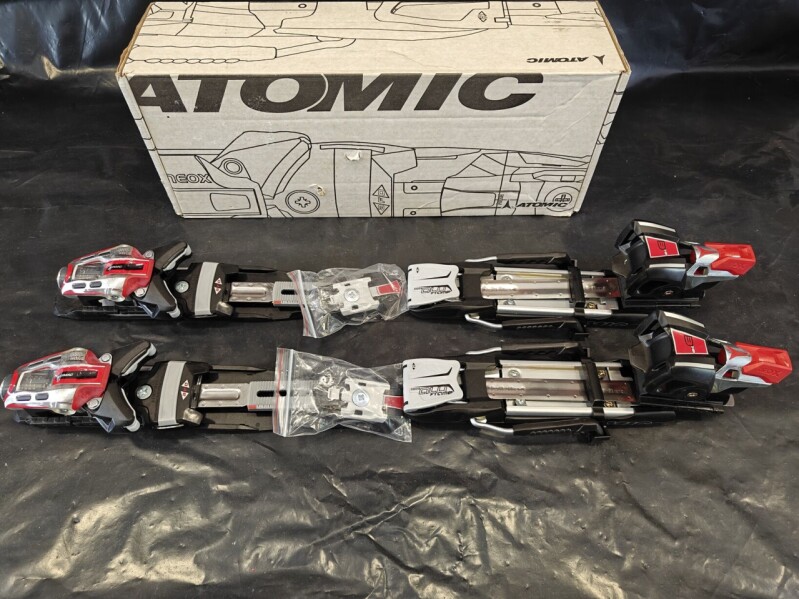 ZJAZDOVÉ SENIORSKÉ VIAZANIE ATOMIC NEOX 3.10